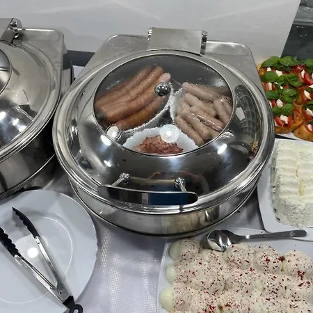 Boss Zabawa Sylwestrowa Z Dj-em Maison d'hôtes 3*